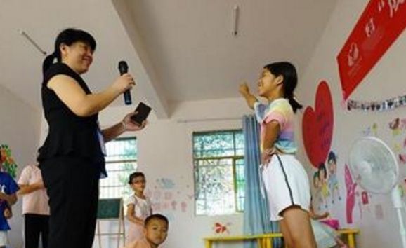 邯郸教育科教频道给孩子一片爱的天空专题节目观后感300字大全 2020爱的天空观后感范例图片2